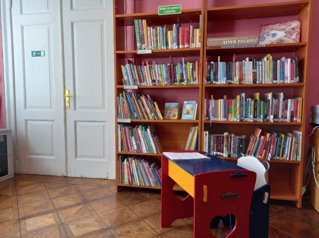 Īvandes pagasta bibliotēkas bērnu un jauniešu zona